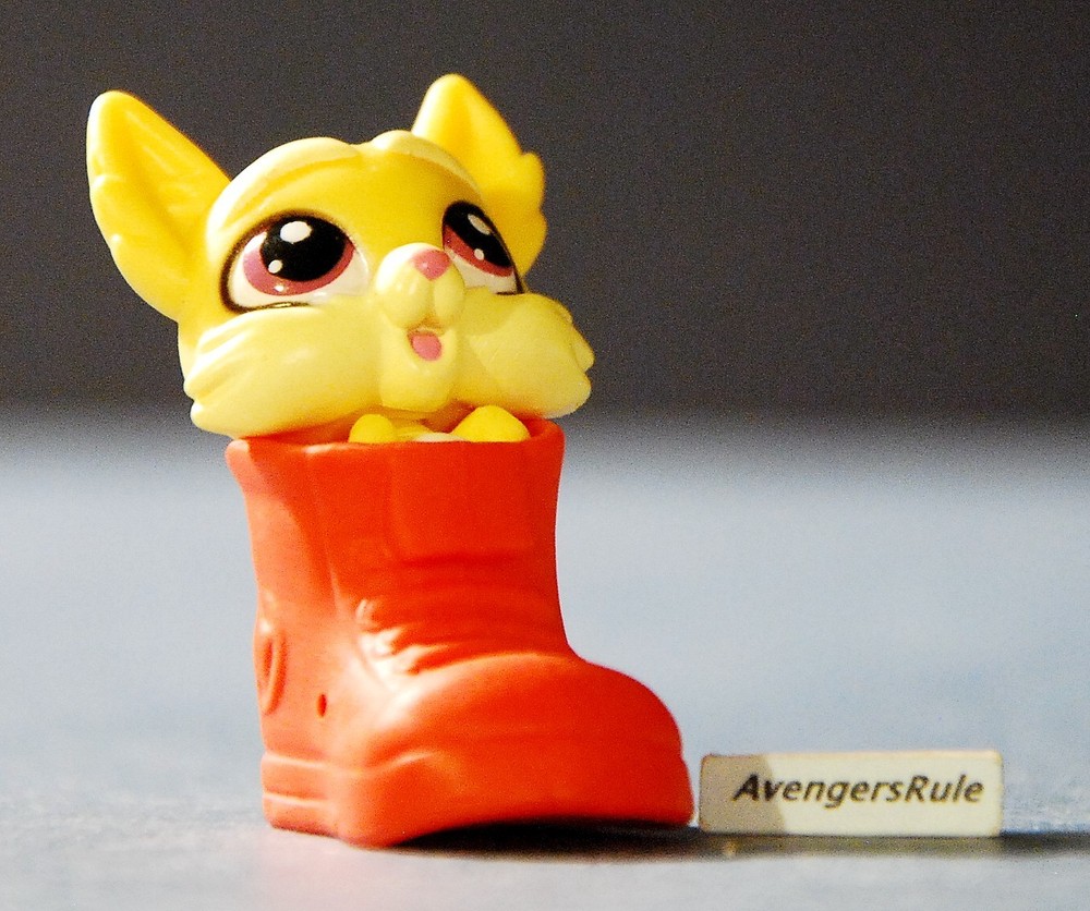 Littlest Pet Shop Mystery Wave 2 #3776 Dog Yellow