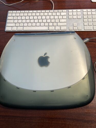 Vintage Apple iBook Power PC 750 Clamshell “Tuxedo” 367 MHz 192 Mb Ram 5.59 GbHD