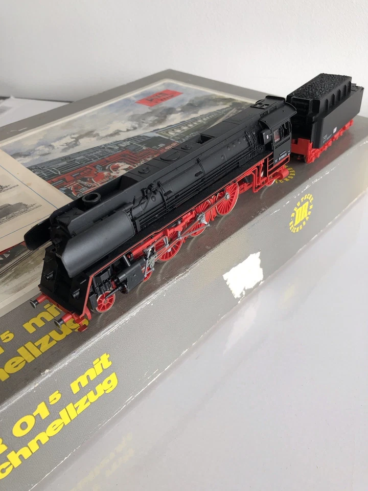 Piko HO coffret Br 01. 5 avec 3 voitures voyageurs en BO . - Photo 2/3
