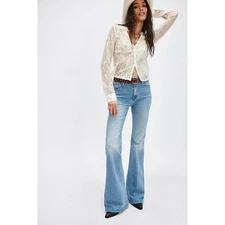 MOTHER The Doozy Horseback to Quarterback Flare Jeans Sz 25 High Rise Light-wash