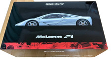 Minichamps 1/12 McLaren F1 Road Car 1994