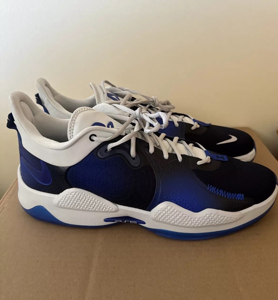Nike Mens 18 PG 5 PlayStation5 Flip Paul George Basketball