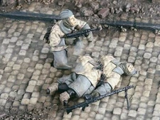 1/35 Scale Winter Warfare Soldiers Diorama WWII Figurines with Weapons Unassembl