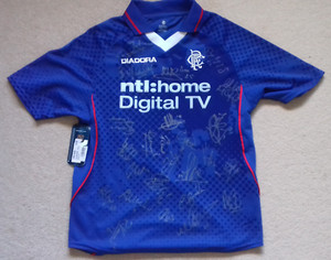 Paul Gascoigne of Rangers Signed Shirt 9 in a Row Display – Signed