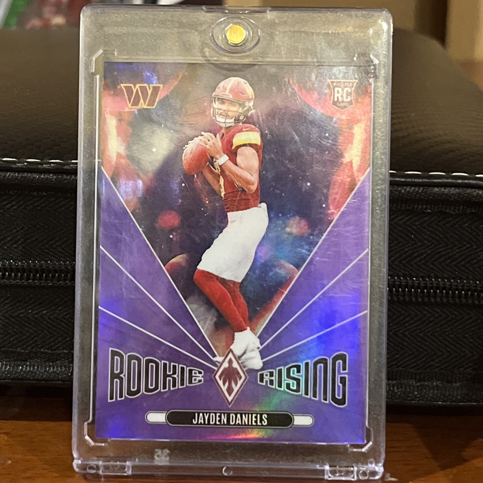 2024 Panini Phoenix - Rookie Rising Jayden Daniels #RR-JDS Purple (RC)
