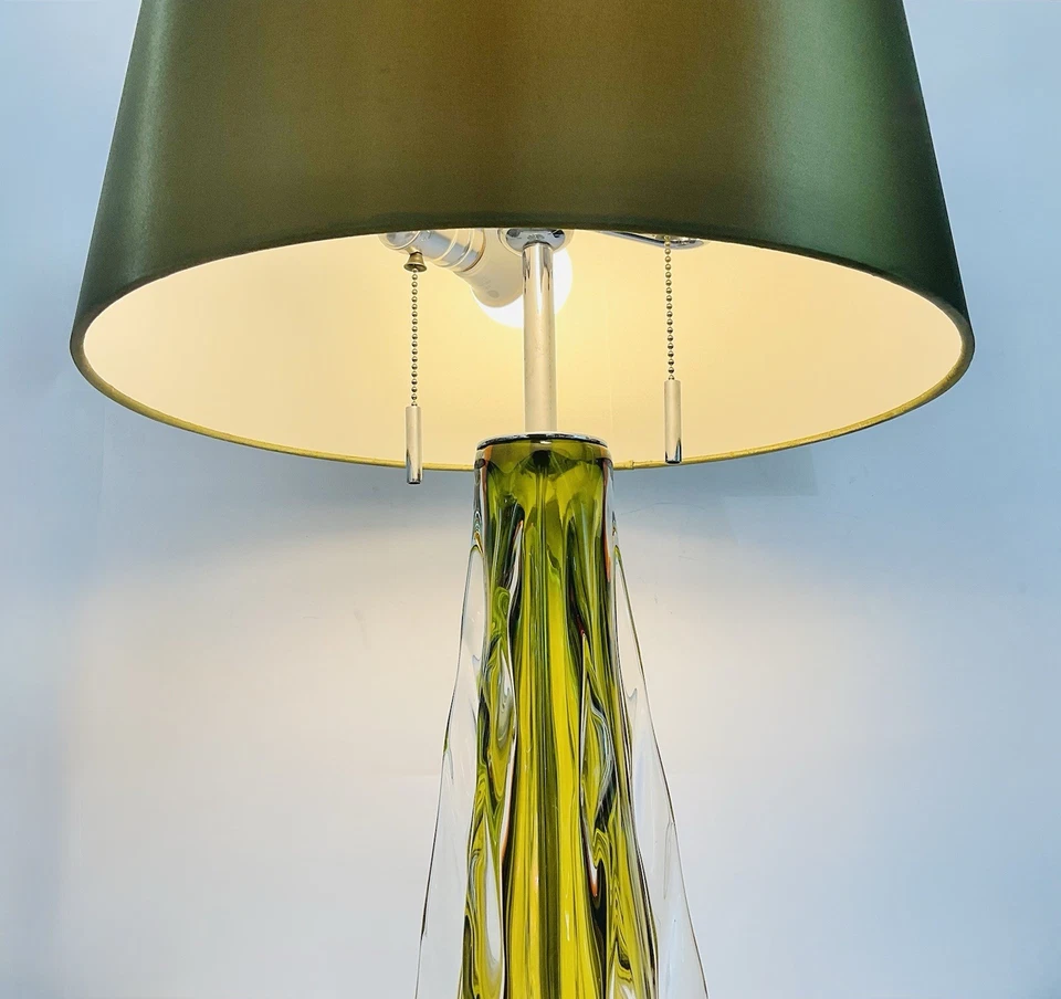 Lámpara de mesa LED de vidrio verde soplado libre Dimond Modena con pantalla de seda verde D2670 Foto 4 de 4