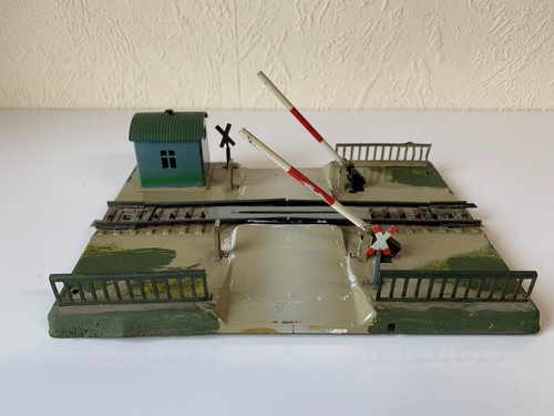 G 1 ) MÄRKLIN 7390 HO - mechanischer Bahnübergang - mit Original Häuschen - | Zustand: Gebraucht