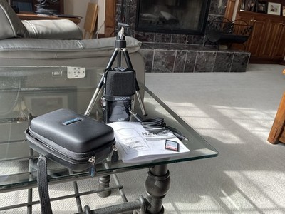 Zoom H2next Handy recorder  200m With tripod, Case , USB Cord, and 32 Gig Disk  