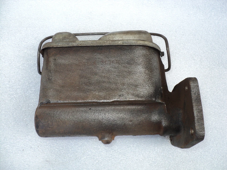 70 PLYMOUTH SUPERBIRD,69 DODGE DAYTONA MASTER CYLINDER - Image 3 of 4