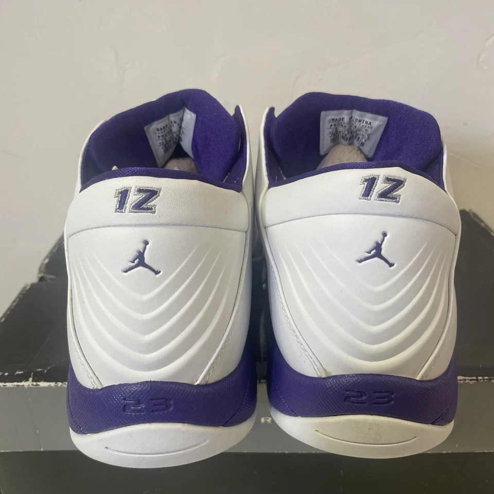Air Jordan Hoops Low Mike Bibby PE Game Worn Sacramento Kings 12.5 - Imagem 3 de 4