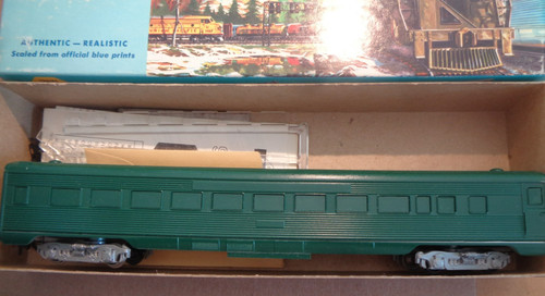Coche autocar aerodinámico verde vintage en caja Athearn 1813 o 1815 sin decorar | Zustand: New