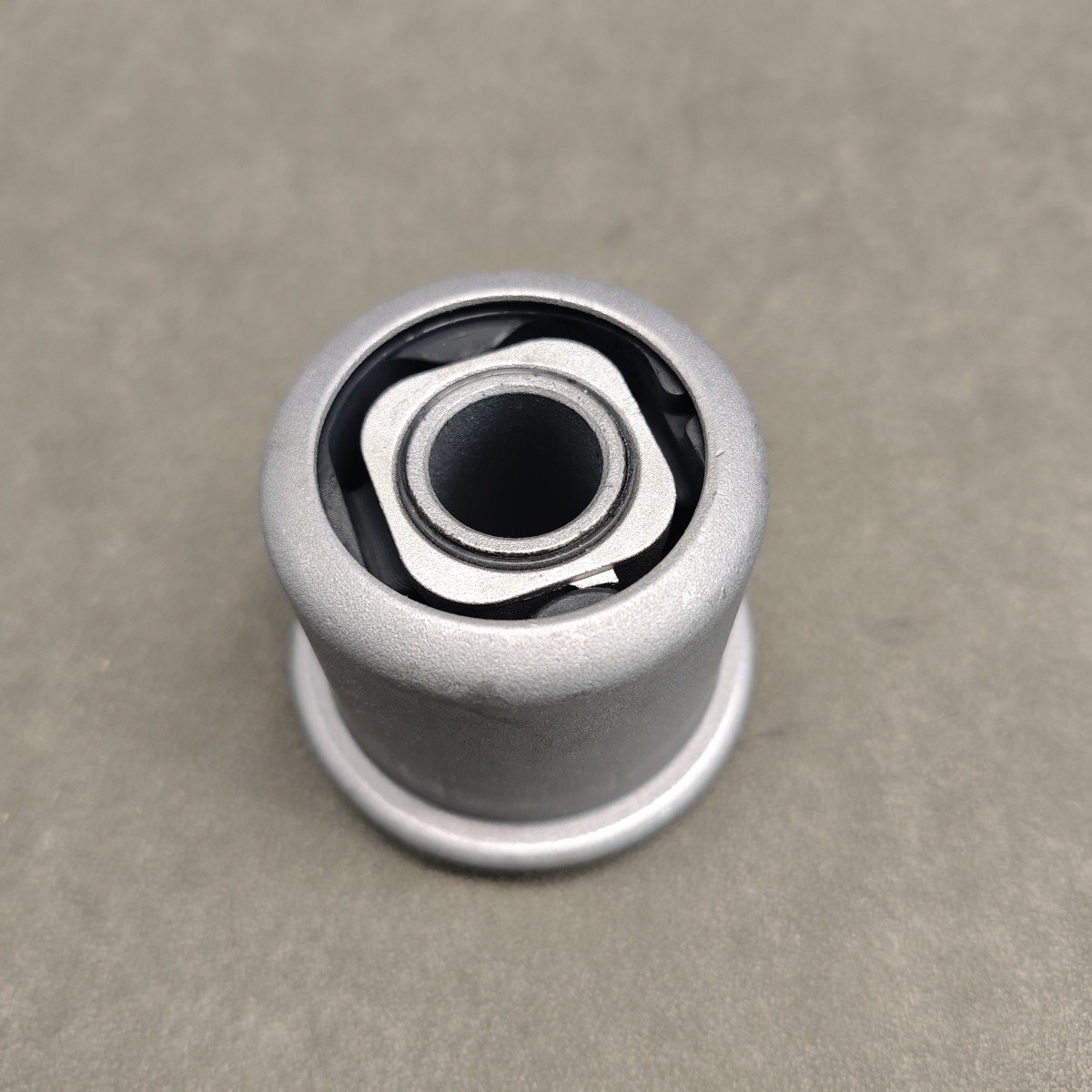 Front Lower Control Arm Bushing for Bentley Arnage PD30984PA PD30985PA PD24464PB