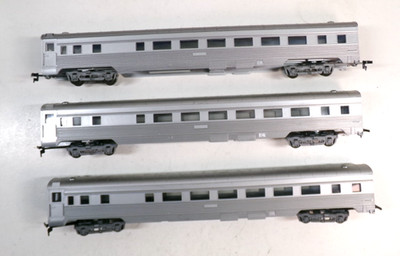 (3) HO Con-Cor corrugated coaches in original boxes (lot 482)