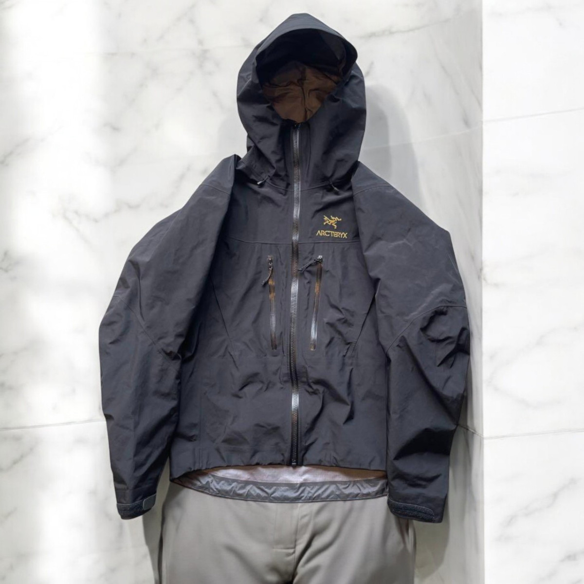 Arc'teryx Alpha SV 24K Black Jacket Size XS Made in Canada Arc'teryx Alpha SV 24K Black Jacket Size XS Made in Canada