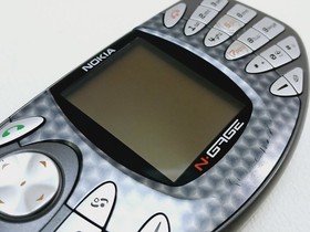 Nokia N-Gage Green Console / Phone &ndash; Rare &ndash; With Memory Card &ndash; For Parts Only