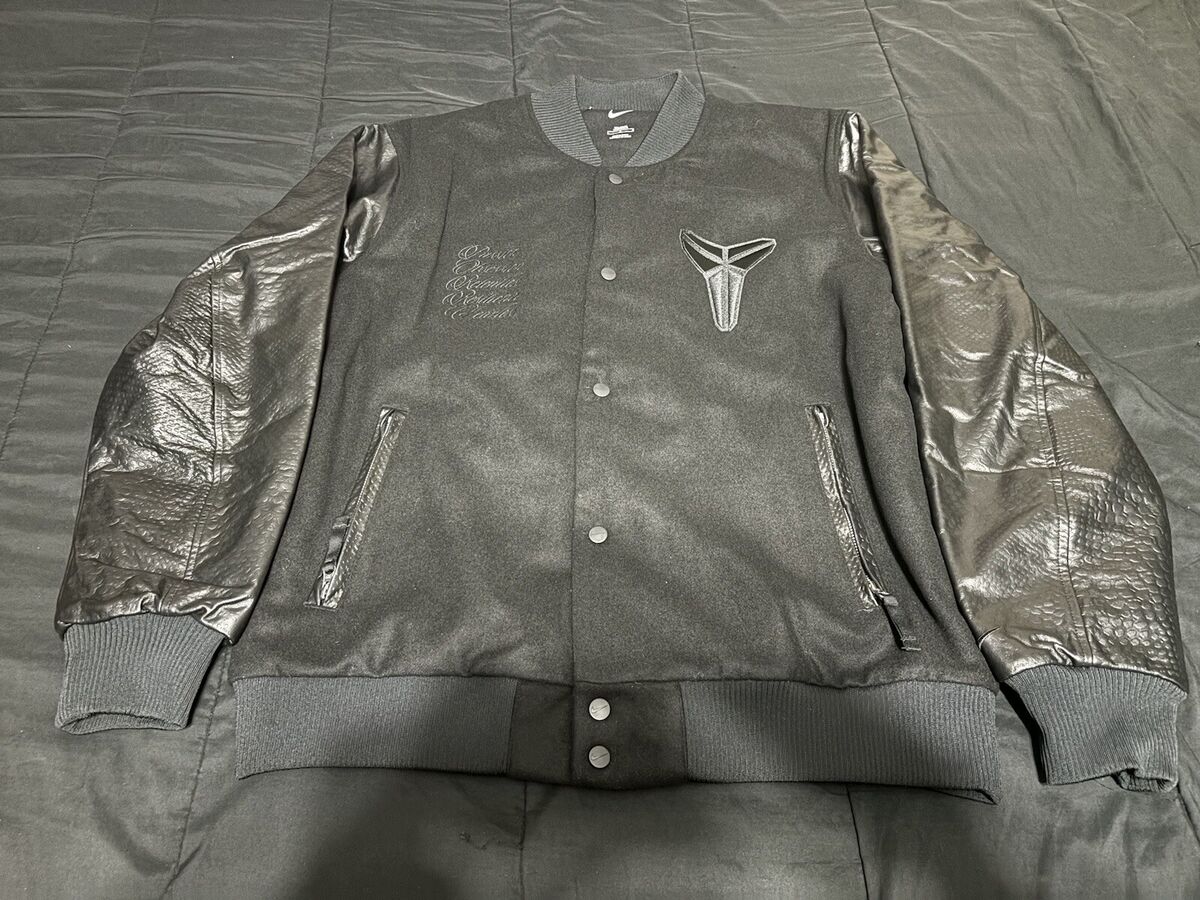 NIKE KOBE PROTRO GIFT OF MAMBA DESTROYER JACKET (FB6982-010 NIKE KOBE PROTRO GIFT OF MAMBA DESTROYER JACKET (FB6982-010