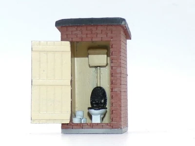 00 Gauge 1/76 Scale 'HIGH CISTERN' Outside Toilet. 3D Printed in Resin