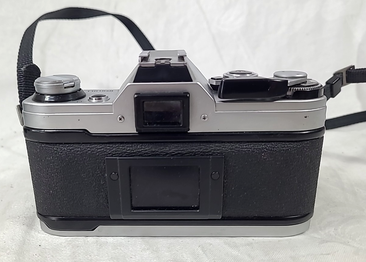 Canon AE-1 Film Camera w/ 50mm f1.8 FD S.C. Lens - Works