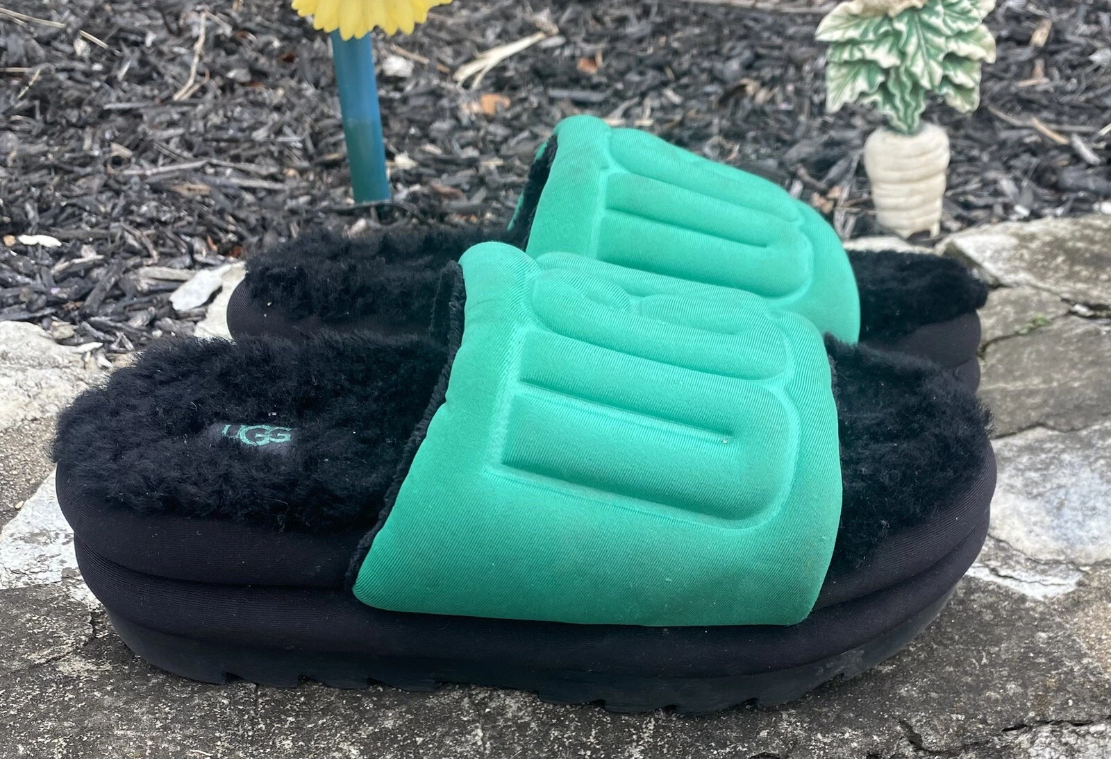 UGG Maxi sandali slide grafici plateau puff tomaia nero verde taglia 6
