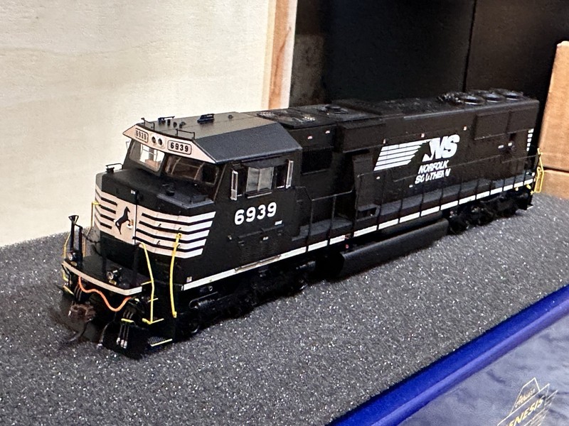 Athearn Genesis HO EMD SD60E Norfolk Southern NS #6939 Tsunami2 DCC & Sound