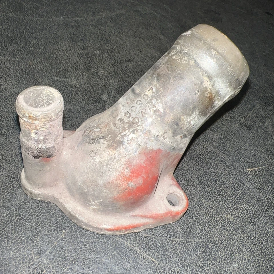 OEM GM Thermostat Housing 1380207 Buick Skylark GS 300 350 400 455 V-8 Foto 3 de 4