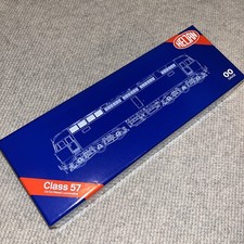 5710 Heljan OO Gauge Class 57 GWR Green 57605 Totnes Castle Diesel Locomotive