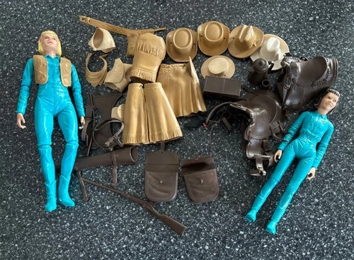 MARX 1960 Jane & Janice West 2- Action Figure Dolls & Clothes Saddle Rifle More