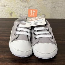 Luvable Friends Gray Sneaker Baby Booties Size SM 0-6 Months New