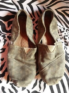 toms shoes size 6