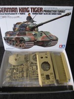 "Sd.Kfz 182 Tiger Ii \"KöNigstiger\" Henschel Turm Von Tamiya Im MaßStab 1:35 *Neu*"