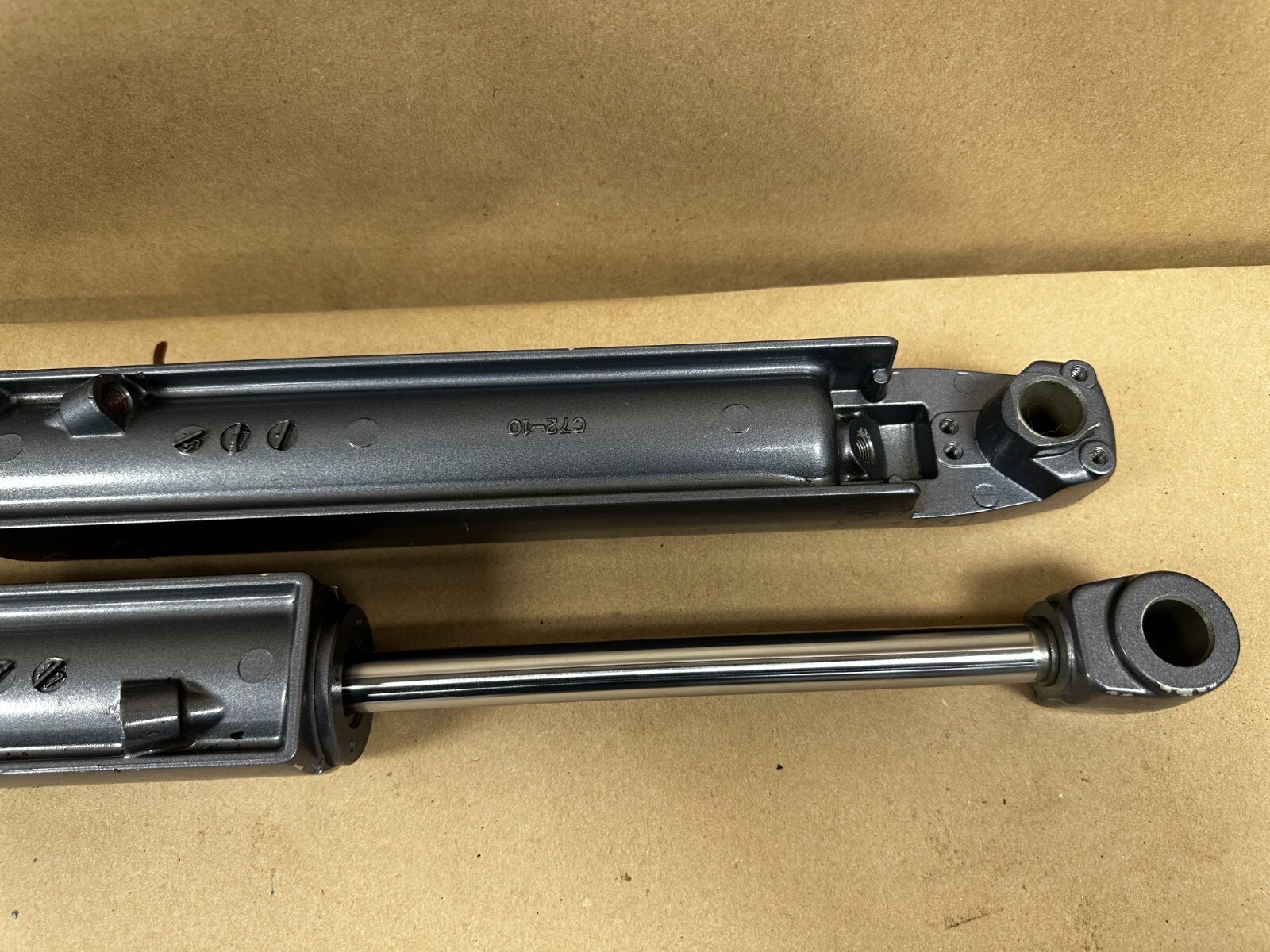 X5 Yamaha STERNDRIVE I/o Tilt/ Trim Cylinder /ram Fresh Water Only 