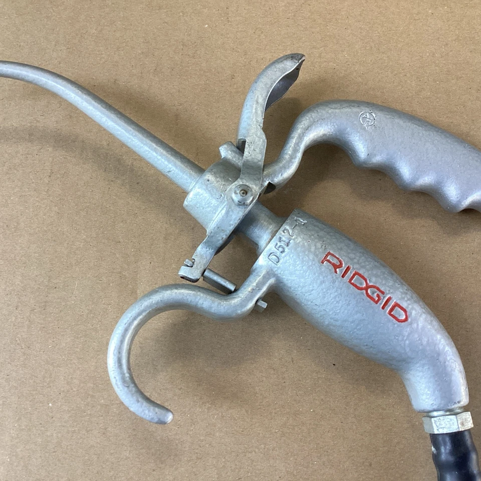 正品 Ridgid 302 实用管道螺纹机油器 适用于一加仑和五加仑容器 — 第 3/4 张图片
