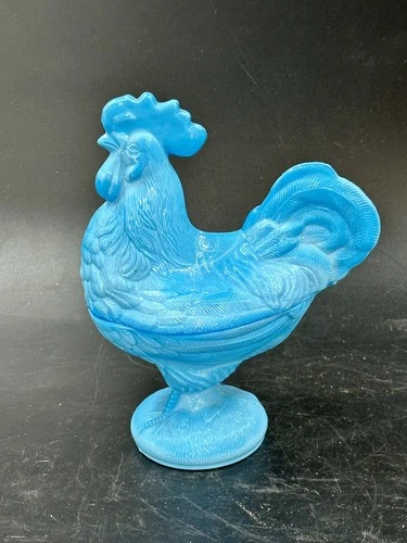 Vintage Westmoreland Standing Rooster Chicken on Nest Blue Slag Milk Glass 8 1/2
