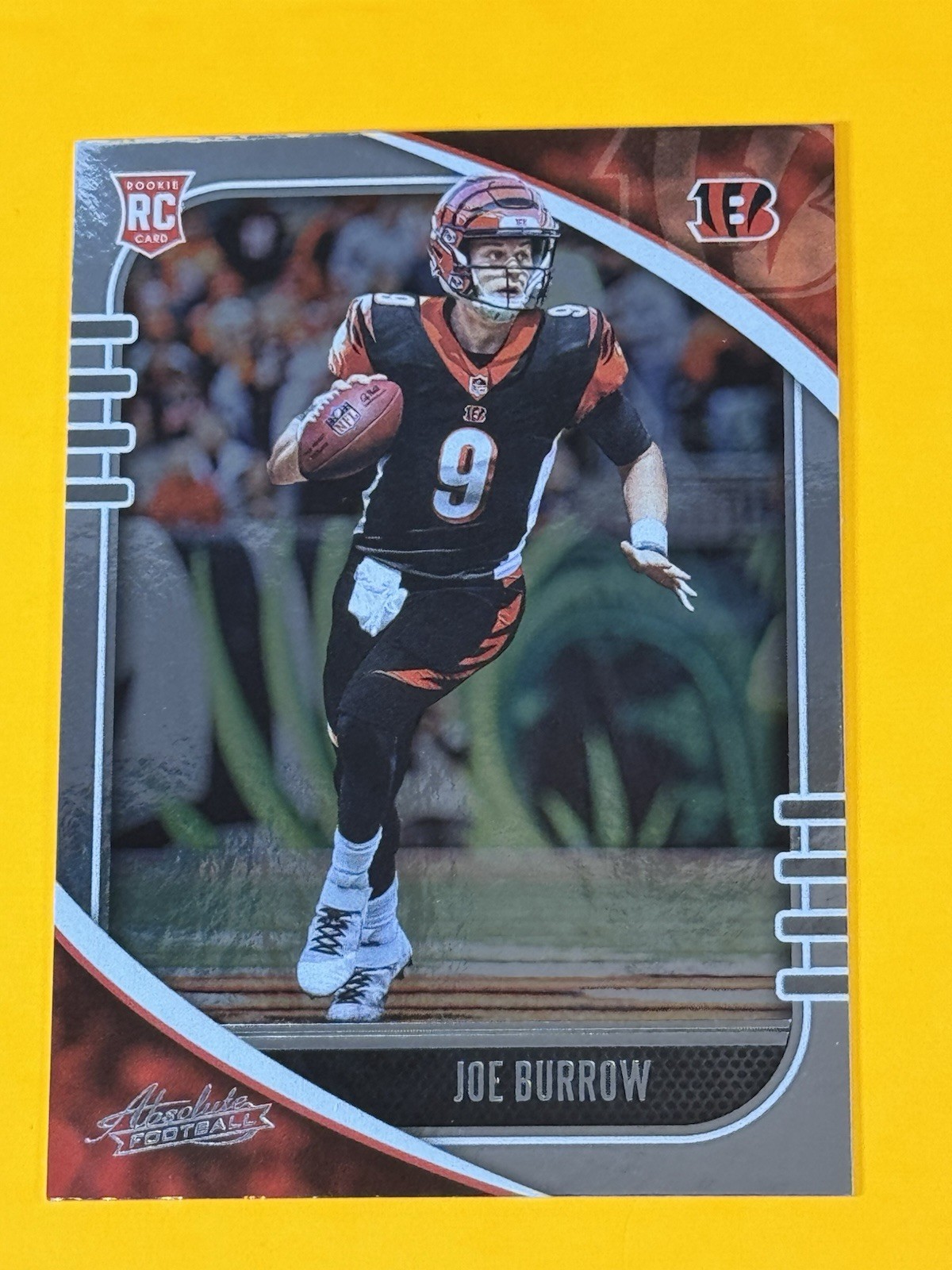 Joe Burrow Rookie Card 2020 Panini Absolute #158 Cincinnati Bengals 