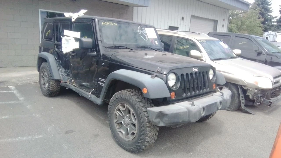 Used Rear Lower Lower Control Arm Rear fits: 2013 Jeep Wrangler Rear Lower Grade - Image 2 of 4