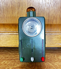 BW olivgr&uuml;ne Taschenlampe mit Lederriemen, Schieber rot/wei&szlig;/gr&uuml;n