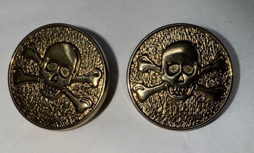 17 Dill Buttons Skull And Crossbones - Picture 2 of 13