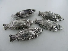 20 PIECES School / Group of Fish Bass Salmon Trout Concho Silver NEW