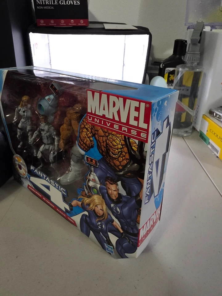 Marvel Universe FANTASTIC FOUR - Paquete de 4 figuras de acción Hasbro de coleccionista NUEVO Foto 4 de 4