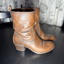 Frye Brown Cognac Leather Courtney Zip Short Western Boots Size 5.5