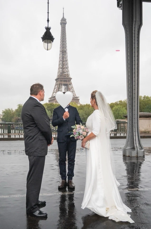 Vestido de novia marfil satinado + velo satinado talla 16 Foto 3 de 4