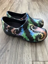 Crocs Womens Neria Pro II Graphic Clogs Slip Resistant Work Shoes Size 8