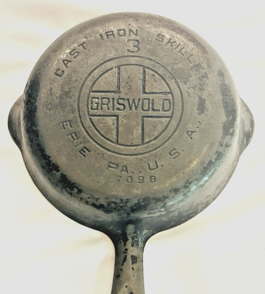Griswold Cast Iron #3 Skillet Large Block Logo 709B Sits Flat No Spin Erie USA
