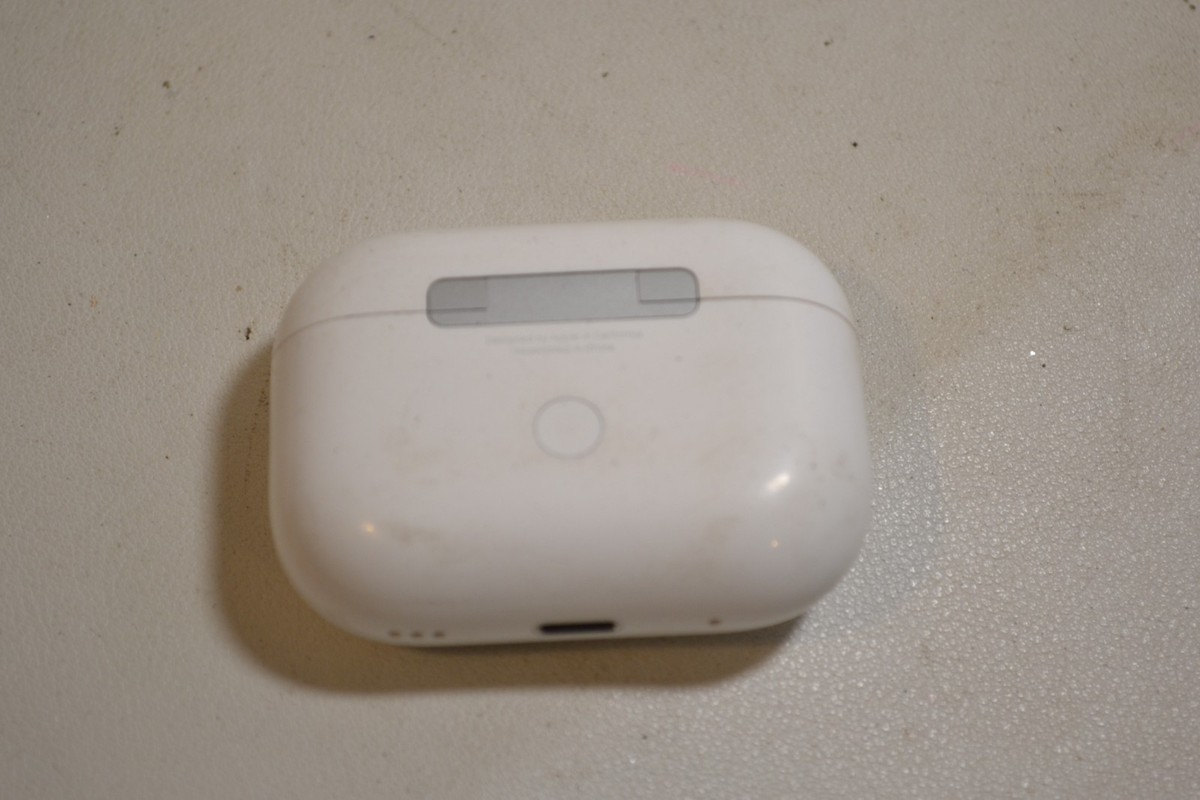 Genuine Apple AirPods Pro 2nd Gen Charging Case A2700 CASE ONLY | eBay