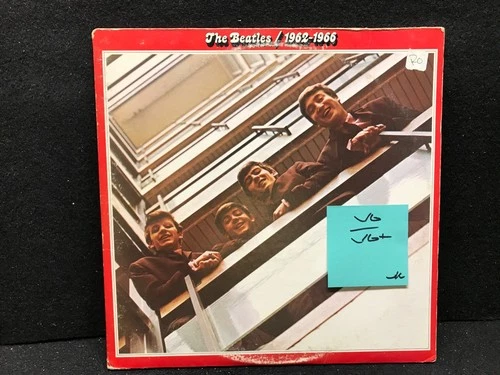 THE BEATLES / VINTAGE LP'S / 1962-1966 RED ALBUM / CAPITOL SKBO 3403 / DISCS VG+