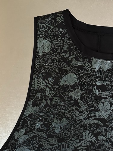 Lululemon Tank Top Donna 10 Muscoli Love Shine Nero Iridescente Foil Floreale - Foto 6 di 20