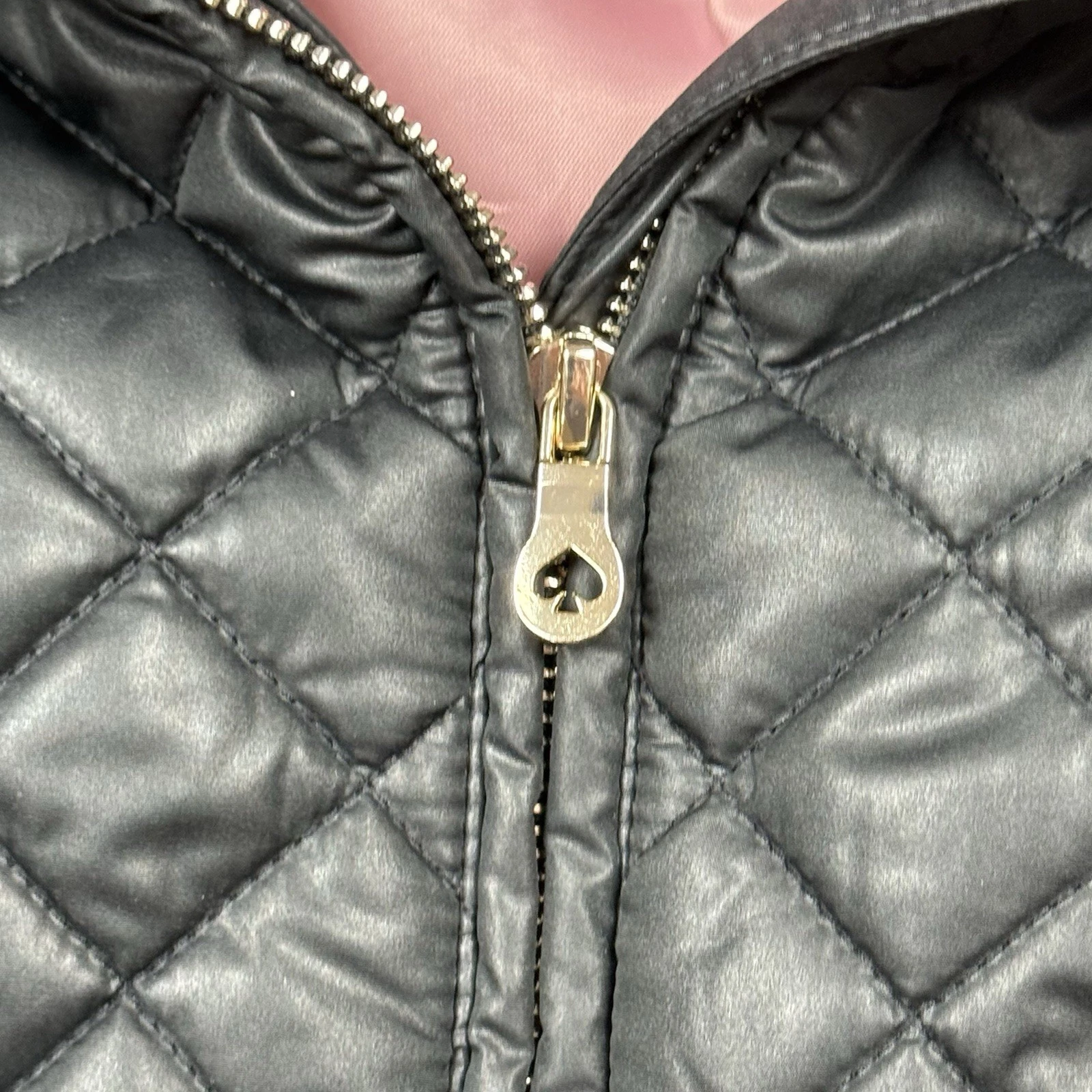 Giacca trapuntata Kate Spade NY con cappuccio rimovibile nera taglia Small