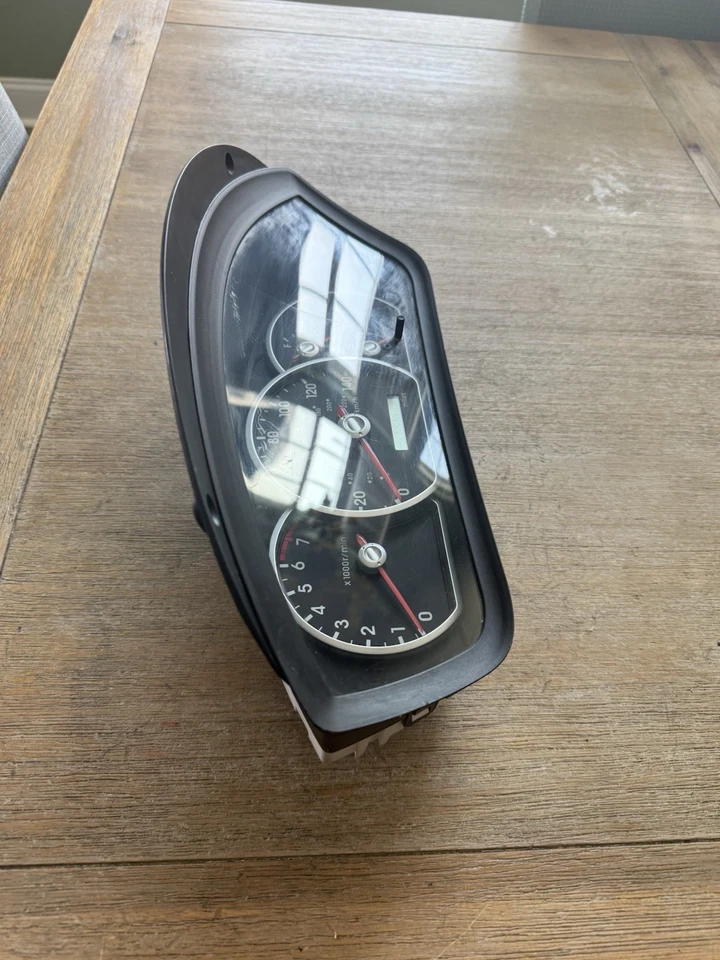 2004 MITSUBISHI Endeavor Speedometer Gauge Cluster OEM 153,273K Miles - Image 3 of 4