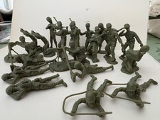 Plastic Toy Army Men Figures Lot, 19x Figures