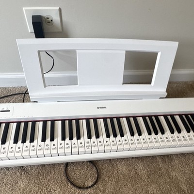 Yamaha Piaggero NP-32 76-Key White Electronic Keyboard with Built